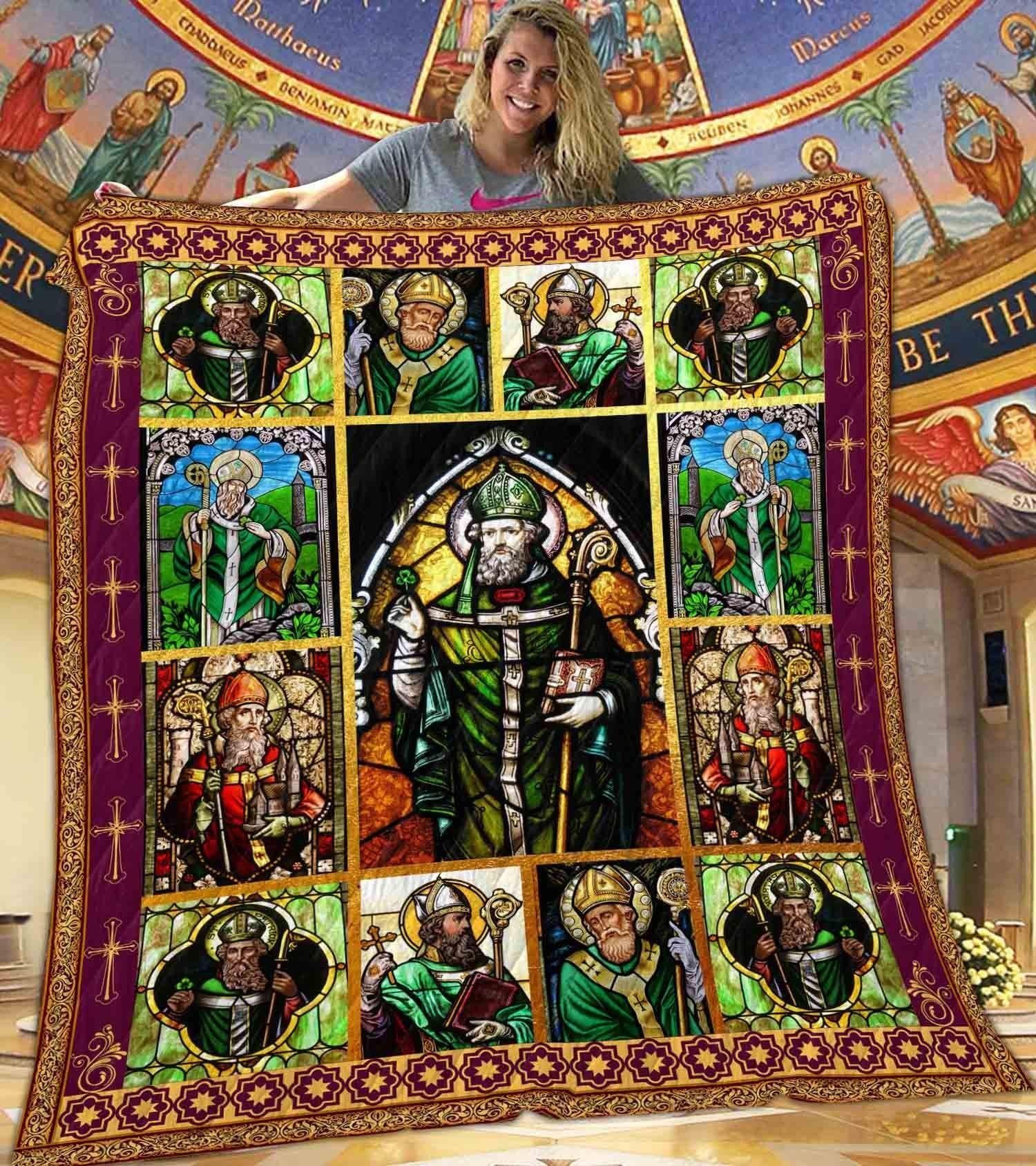 Happy St Patricks Quilt - St Patrick's Day Gift, Lucky Quilt, Shamrock Decor