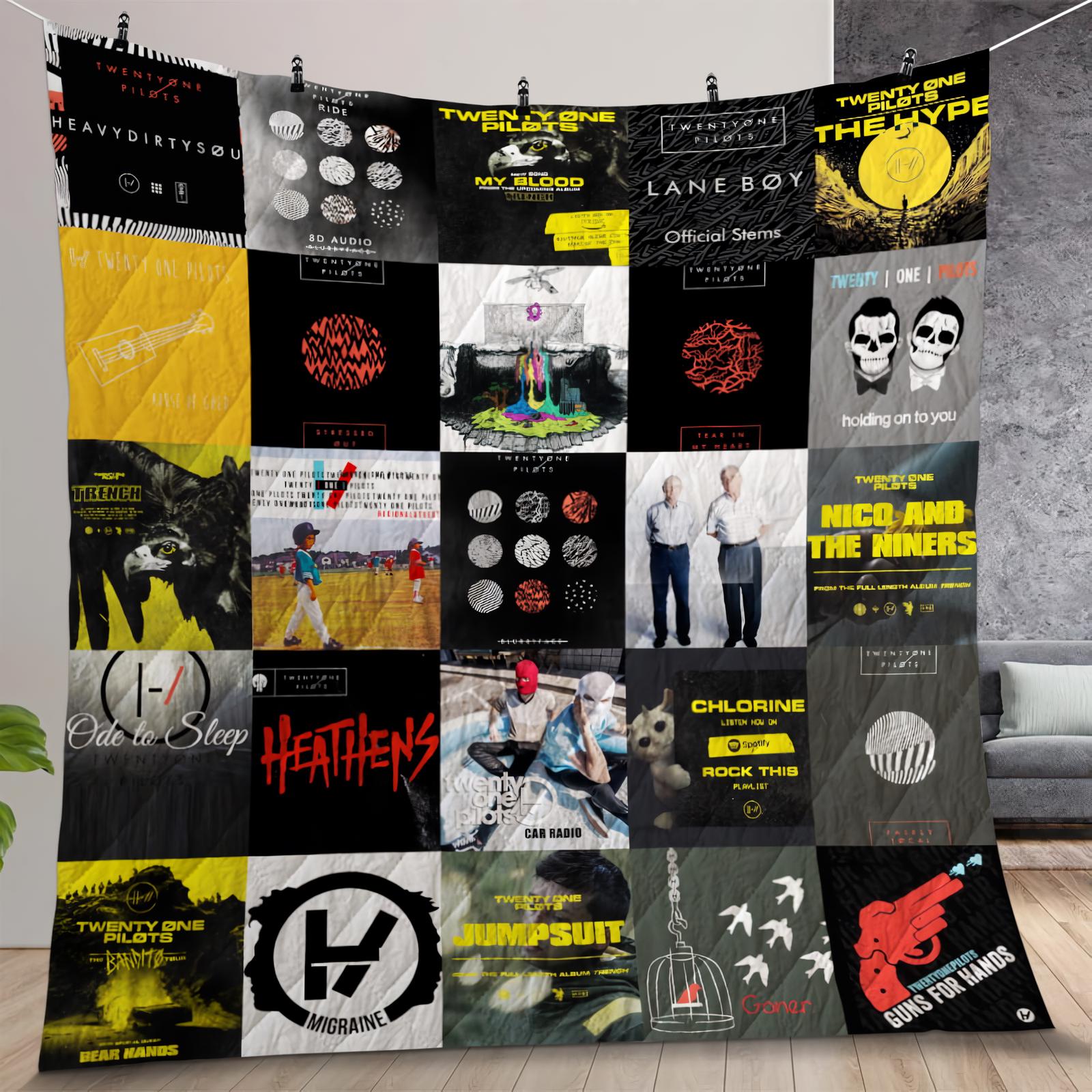 Vintage Pilotss band Albums Quilt Blanket, Pilotss band Cozy Quilt Blanket, Bedding Blanket, Bedding Decor, Home Decor Gift.