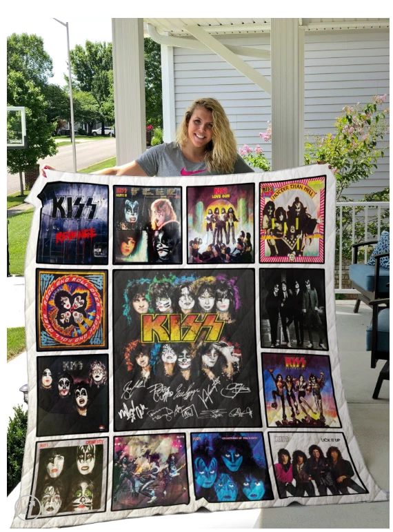 Kiss Quilt, Blanket Perfect Gift For Fans