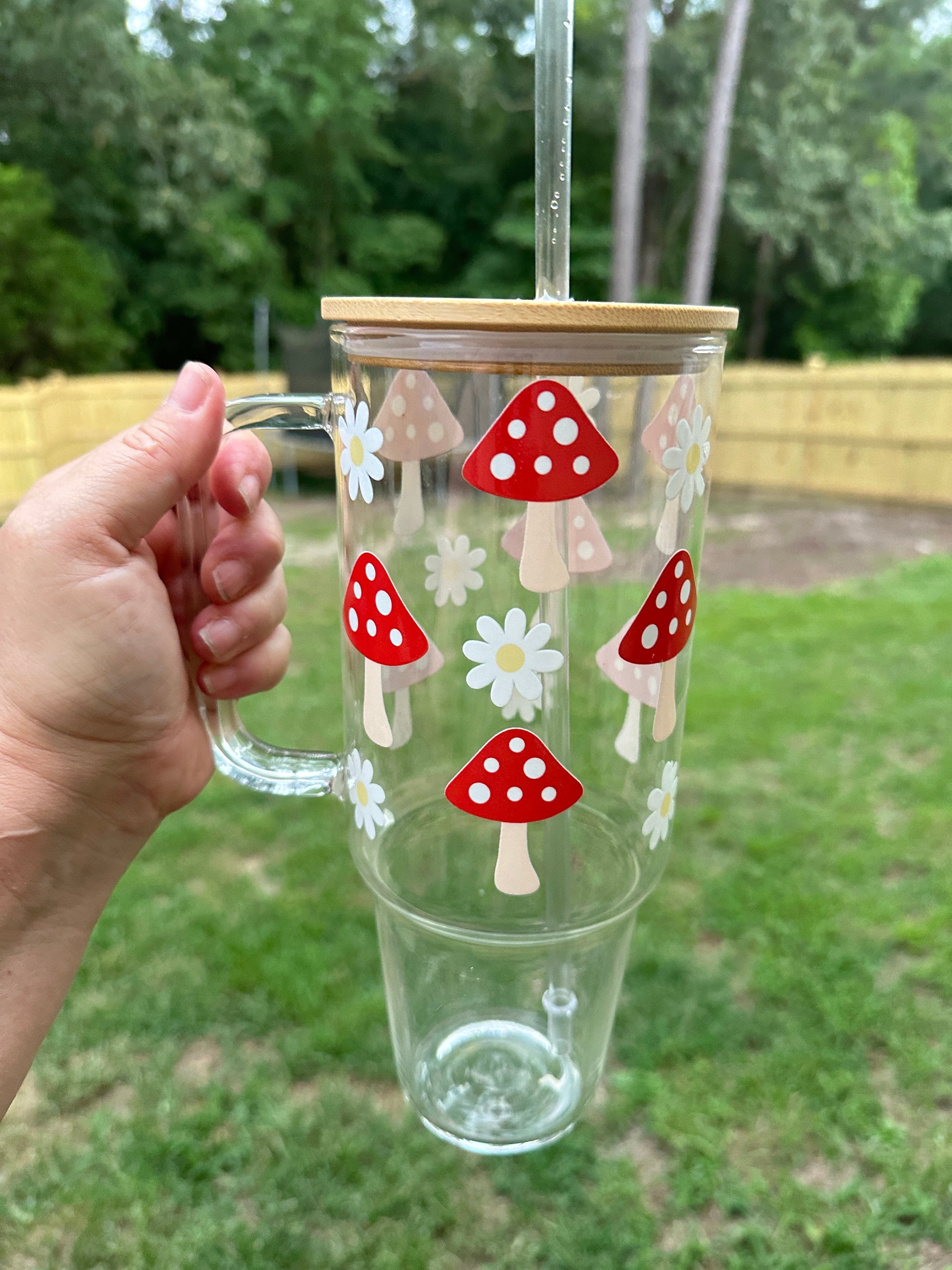 40oz Glass Tumbler Mushroom and Daisy, 40oz Glass with handle, Mushroom & Daisy Glass Tumbler , Coffee Glass, Viral Coffee Glass